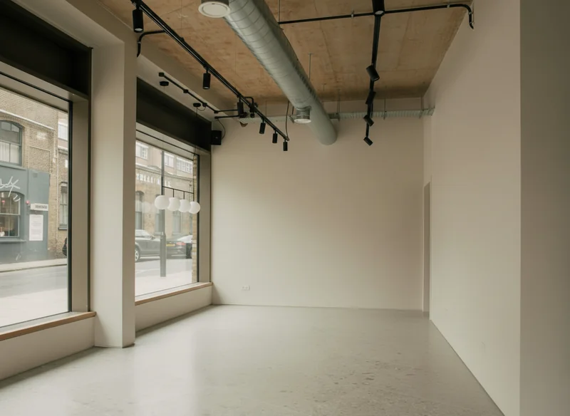 Empty room before virtual staging