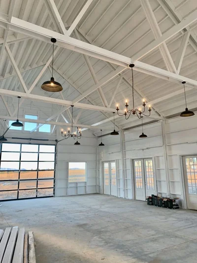 Empty room before virtual staging