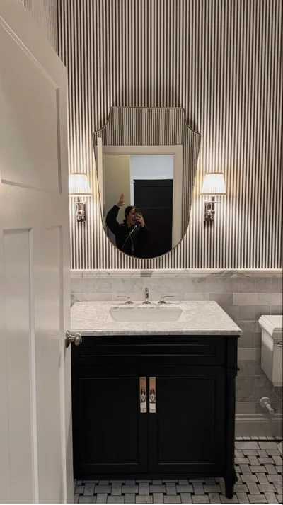 Empty room before virtual staging