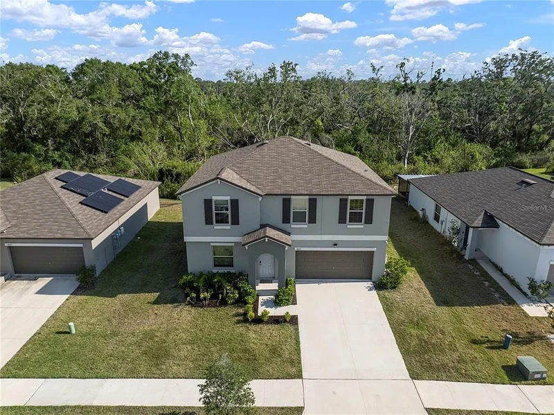 Empty room before virtual staging